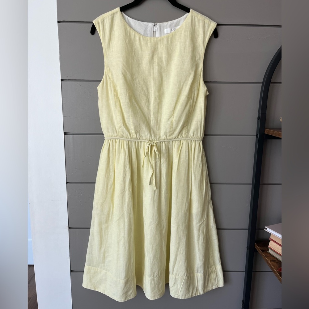 1901 pale yellow and white pin stripe sleeveless dress tie front size 2 EUC
